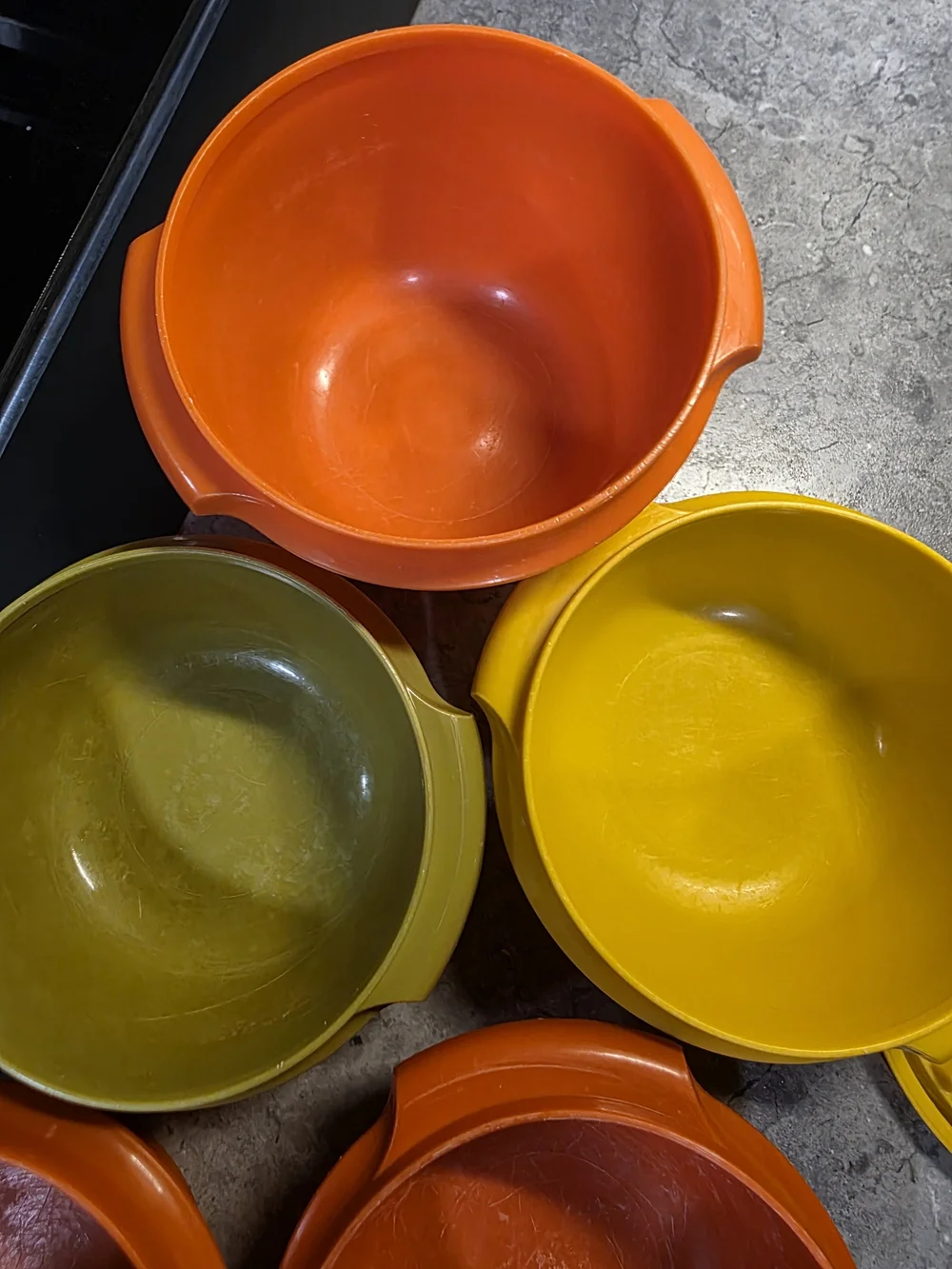 Tupperware vintage bowls